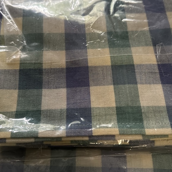 Park Imports Curtain Bundle 2 Valances & 2 Pairs of Tiers. - Picture 12 of 16